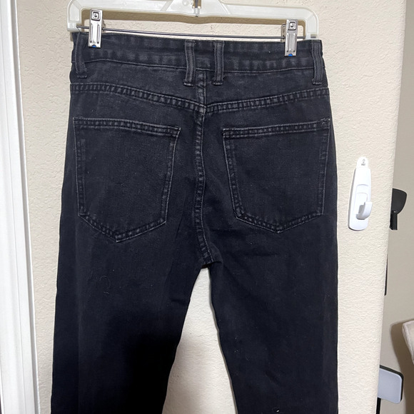 Black Distressed Jeans Womens Sz 28 Straight leg High Rise Destroyed Grunge - Picture 6 of 8